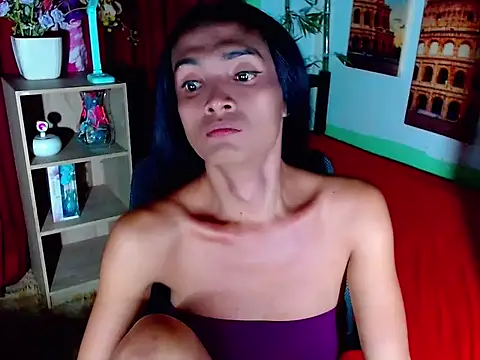 xAsianTOPModelx Chat XXX in diretta