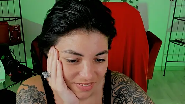 دردشة NeoGeisha الجنسية المباشرة
