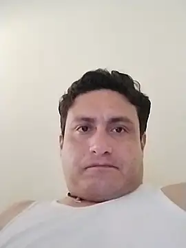 checheludo23's Live XXX Chat