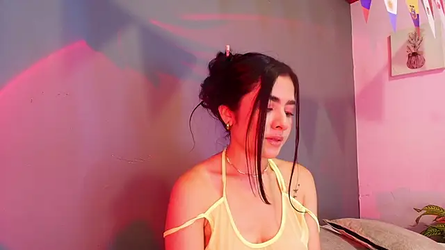 Chat +18 de adara_johnson__ ao vivo