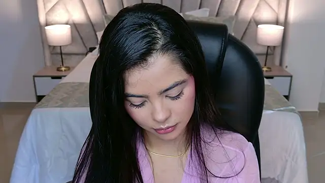 Chat XXX ao vivo de Layla_Breezee