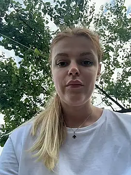Chat XXX en directo de HarrietDart