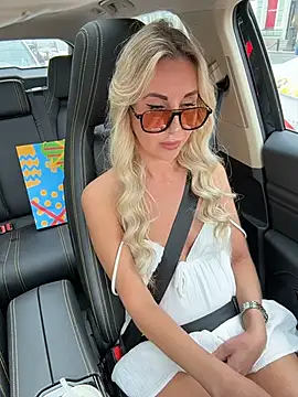 LisaMurr Adlı Modelin Canlı XXX Sohbeti