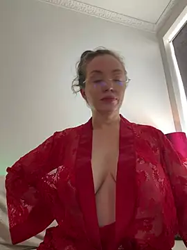 Chatroom XXX en direct de FemDom_RubyKnightXXO