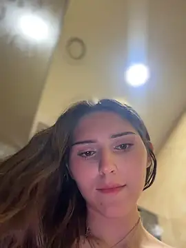 دردشة AnitaFly الجنسية المباشرة