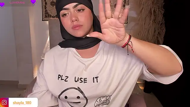 shayla_18 – Naživo XXX chat