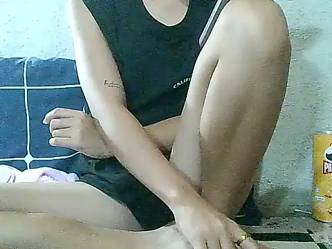 PinaySkinnyGirl Live XXX Chat