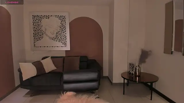 MilaLawrence Chat XXX live