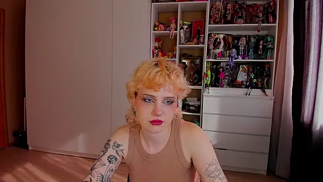 School_Love Adlı Modelin Canlı XXX Sohbeti