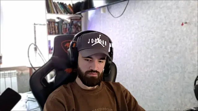 XXX chat uživo modela _Serious_Man