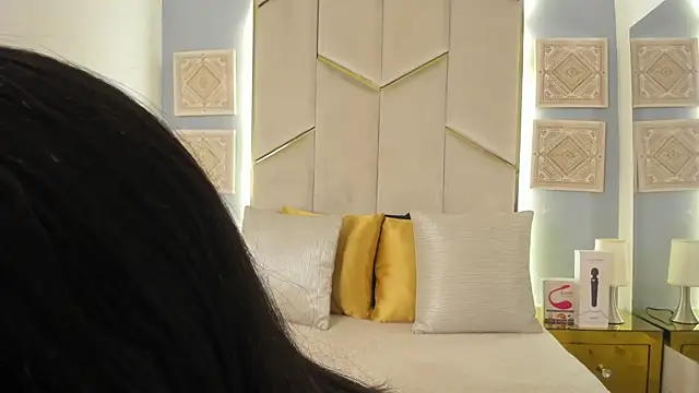 צ'אט XXX בשידור חי של KarinaaCoxx