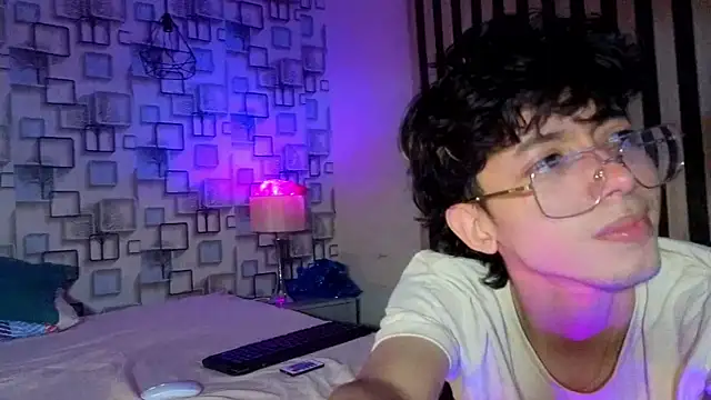 Twink_Sebas7 现场XXX聊天
