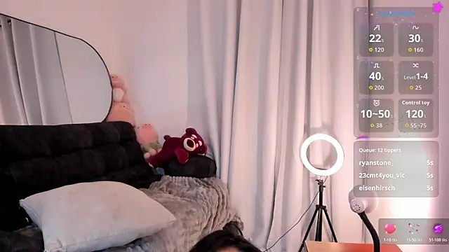 sarah_saenz_のウェブカメラショー