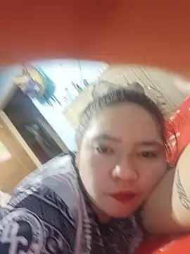 צ'אט XXX בשידור חי של naughtiestmumknky99