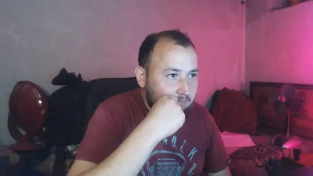 צ'אט XXX בשידור חי של BIG-COCK-OMG