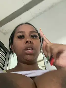 Chat +18 de jhenannyy ao vivo