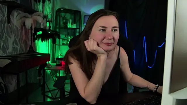 Golden_Dragon Live XXX Chat
