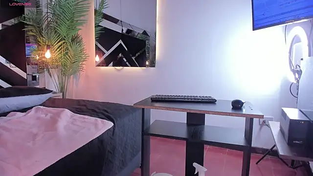 emily-fox's Live XXX Chat