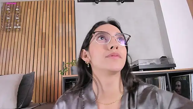 Živý XXX chat honeyhot69__