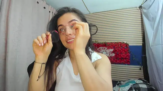 rosse_2504 Adlı Modelin Canlı XXX Sohbeti