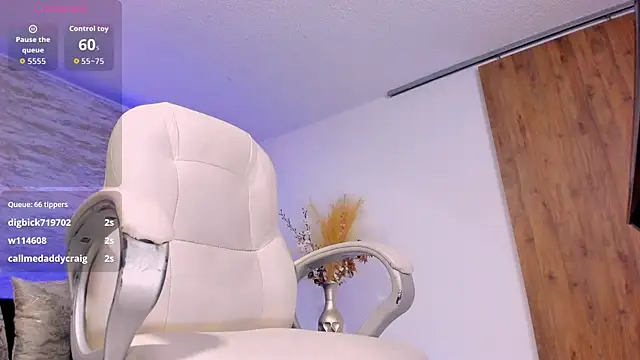 Chat XXX en directo de ANGIE-SMITH