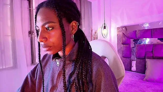Queen_perla_'s Live XXX Chat