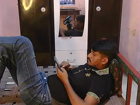 Chat +18 de HotXKrish ao vivo