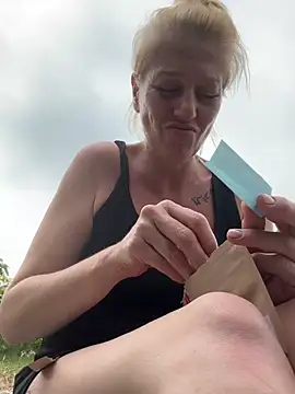 TheSweetestSlut's Live XXX Chat