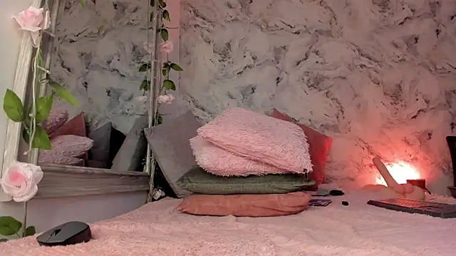 XXX chat uživo modela Bella_desi_