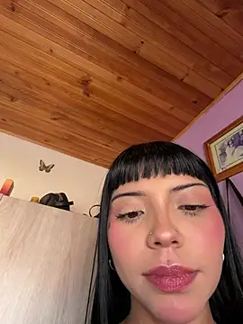 Chat +18 de AlanaStormm ao vivo