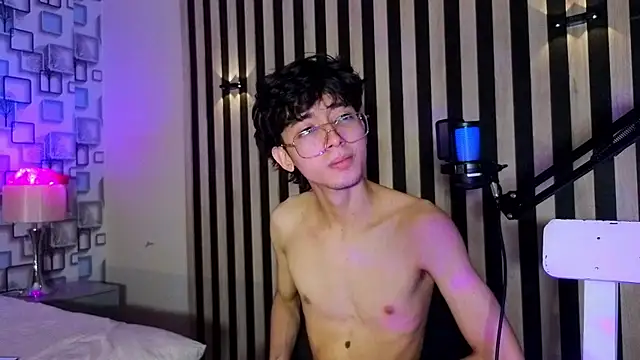 Chat +18 de Twink_Sebas7 ao vivo