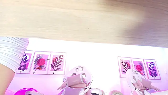 Maddie_T18 Adlı Modelin Canlı XXX Sohbeti