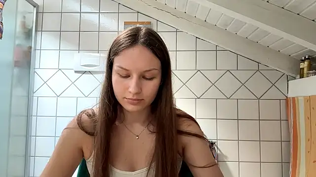 ShaylaChong Adlı Modelin Canlı XXX Sohbeti