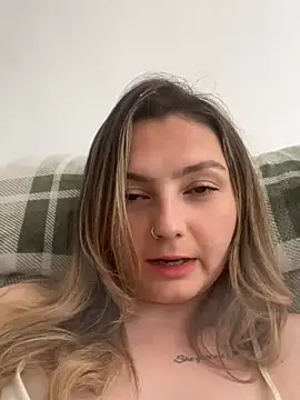 צ'אט XXX בשידור חי של ChloeRaexox