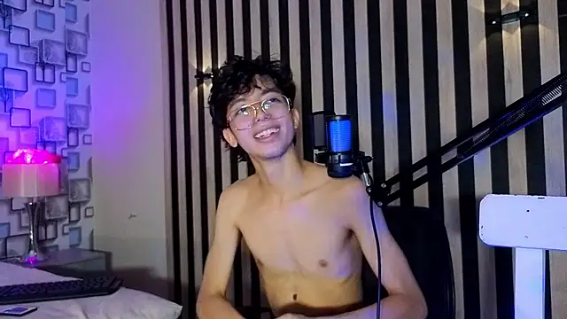 Twink_Sebas7 现场XXX聊天