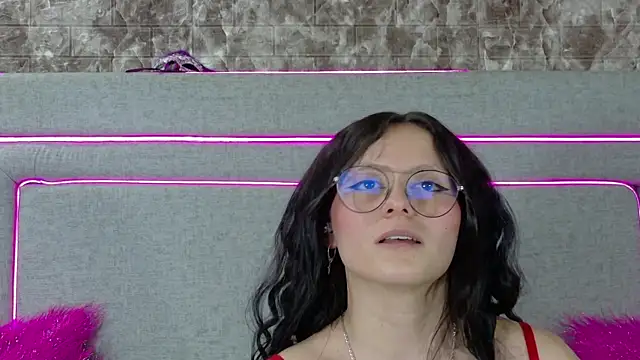Naomimolie 现场XXX聊天