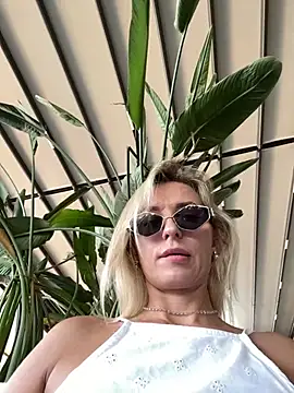 VikaBunny1 live XXX chat