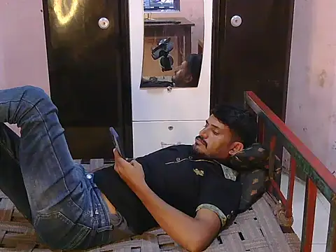 HotXKrish XXX чат на живо