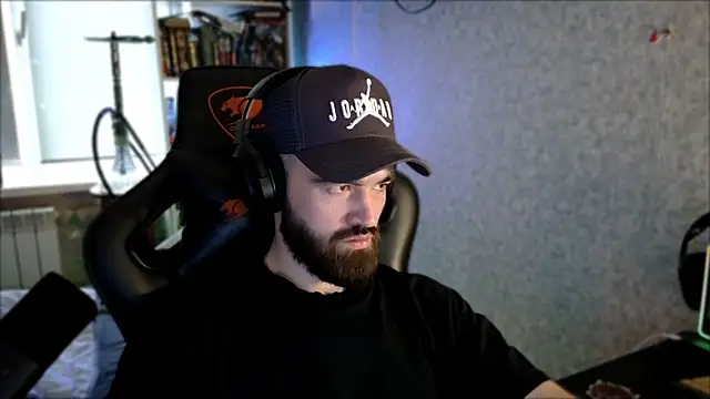 _Serious_Man live XXX chat