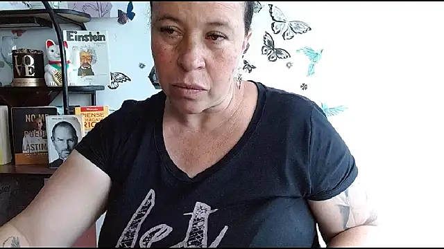 LauraMallioni's Live XXX Chat