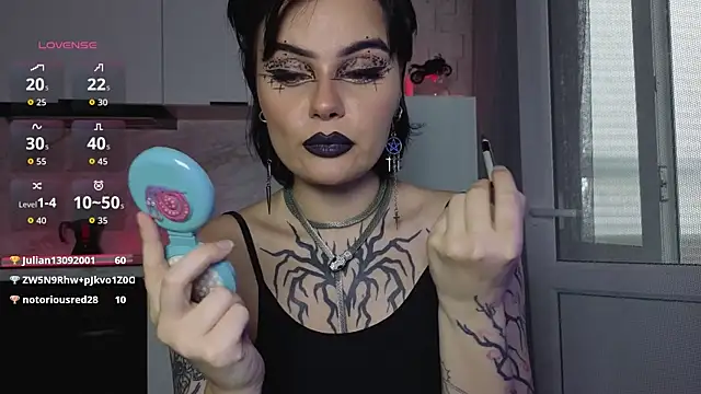 IntrigueYourDay live XXX chat