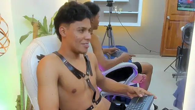 Colby_driscoll élő XXX-chatje