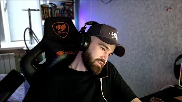 XXX chat uživo modela _Serious_Man