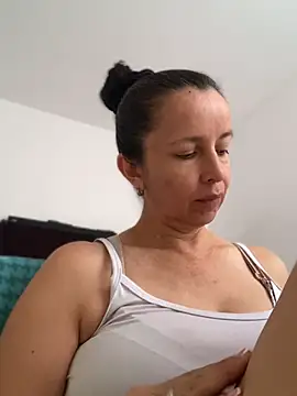 Soy_Camila8's Webcam Show