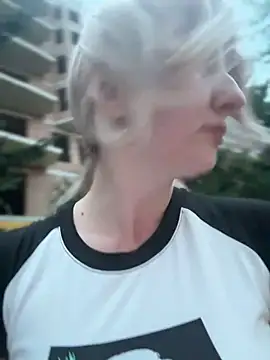 RonnieKiss – Naživo XXX chat