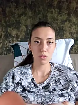 VirginPussySquirt webkamerás műsora