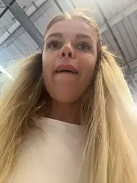 Онлайн чат XXX HarrietDart