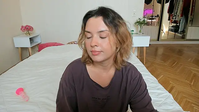 BrightDani's Live XXX Chat