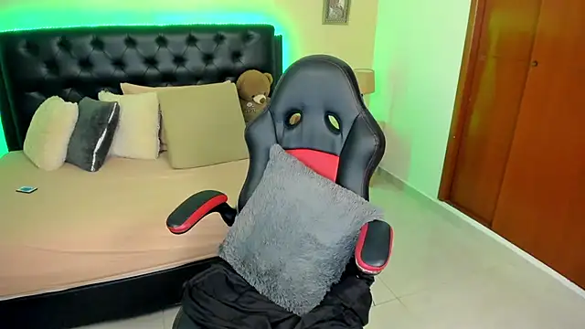LolaVillalobos' Live XXX Chat