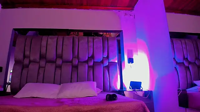NikkySmiith's Live XXX Chat